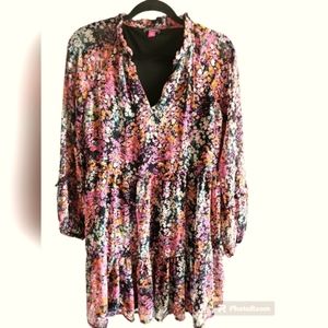 Vince Camuto, Women's elegant and Floral dress, ruffle Vneck, long sleeves, Sz S